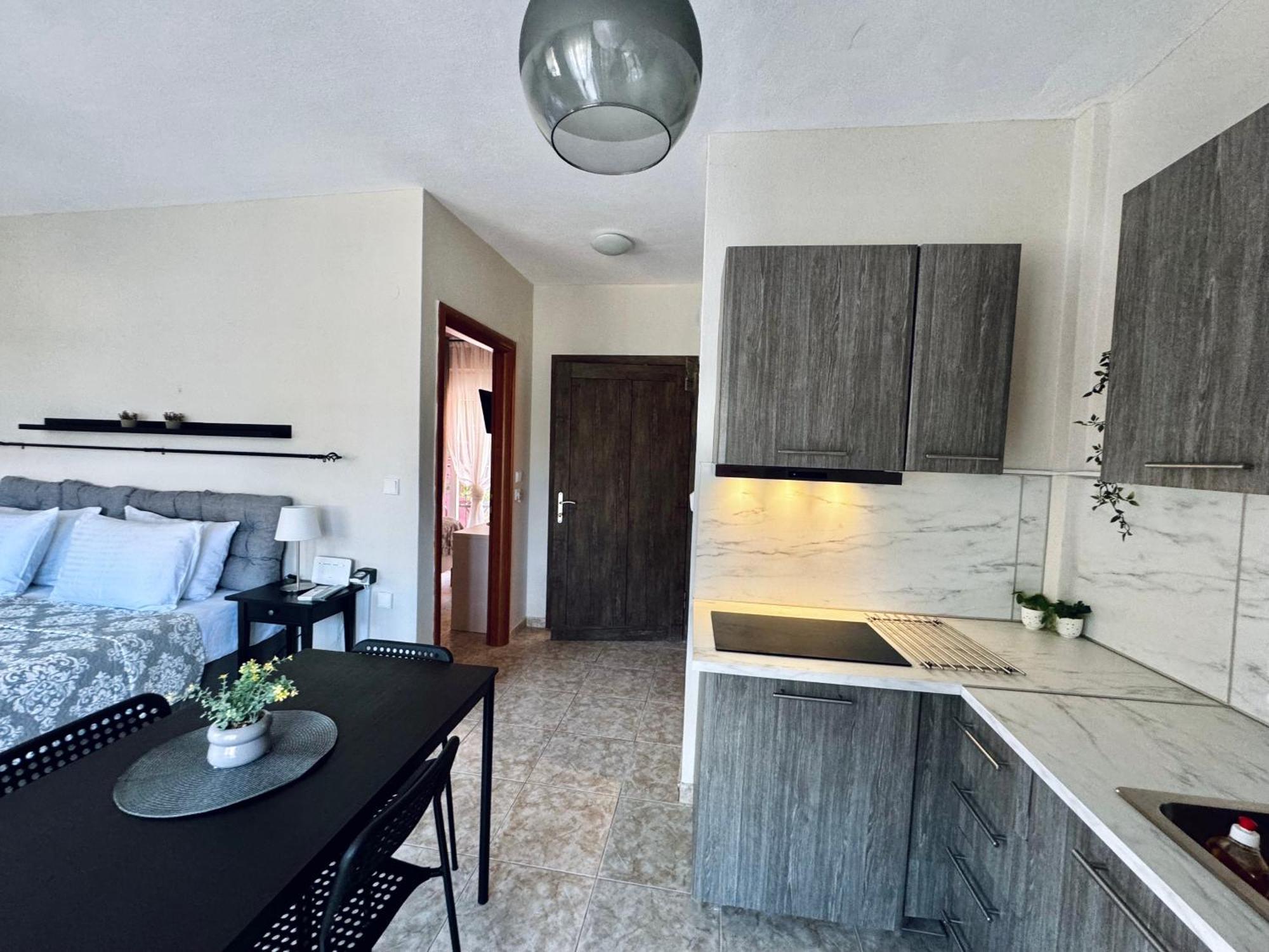 Sun Sight Apartment *